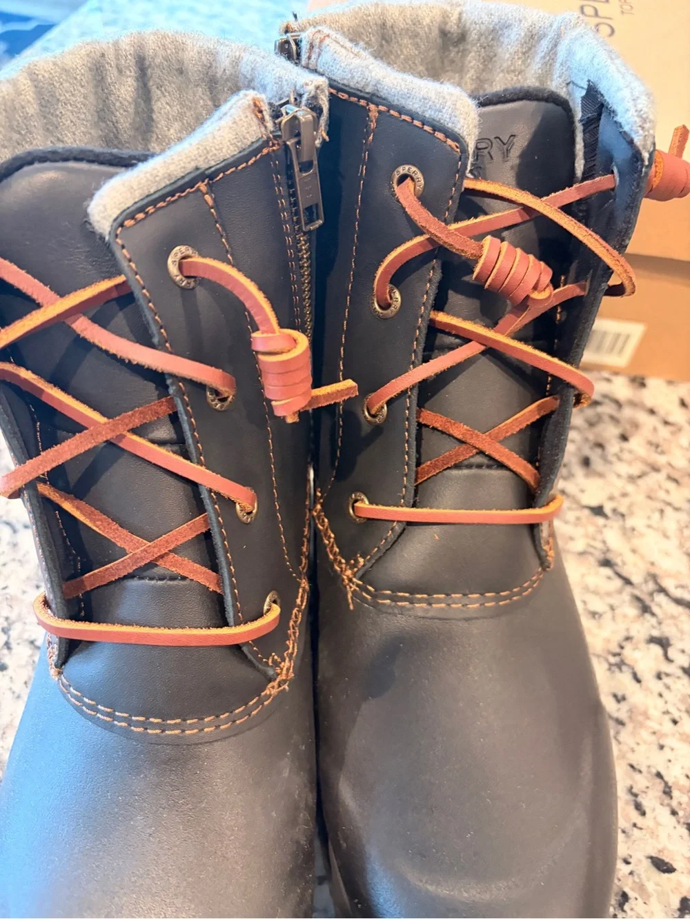 NWT Women’s 8.5 Sperry Black Winter Lace-Up Boots